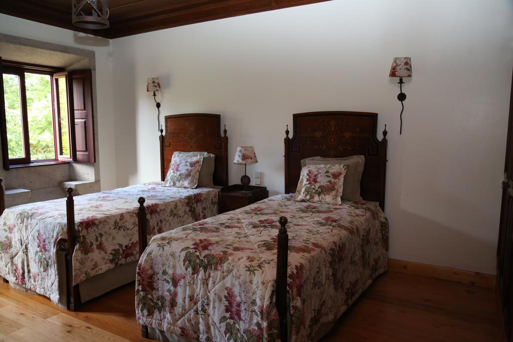 Quinta Dos Castanheiros Bed And Breakfast Понте-де-Ліма Номер фото