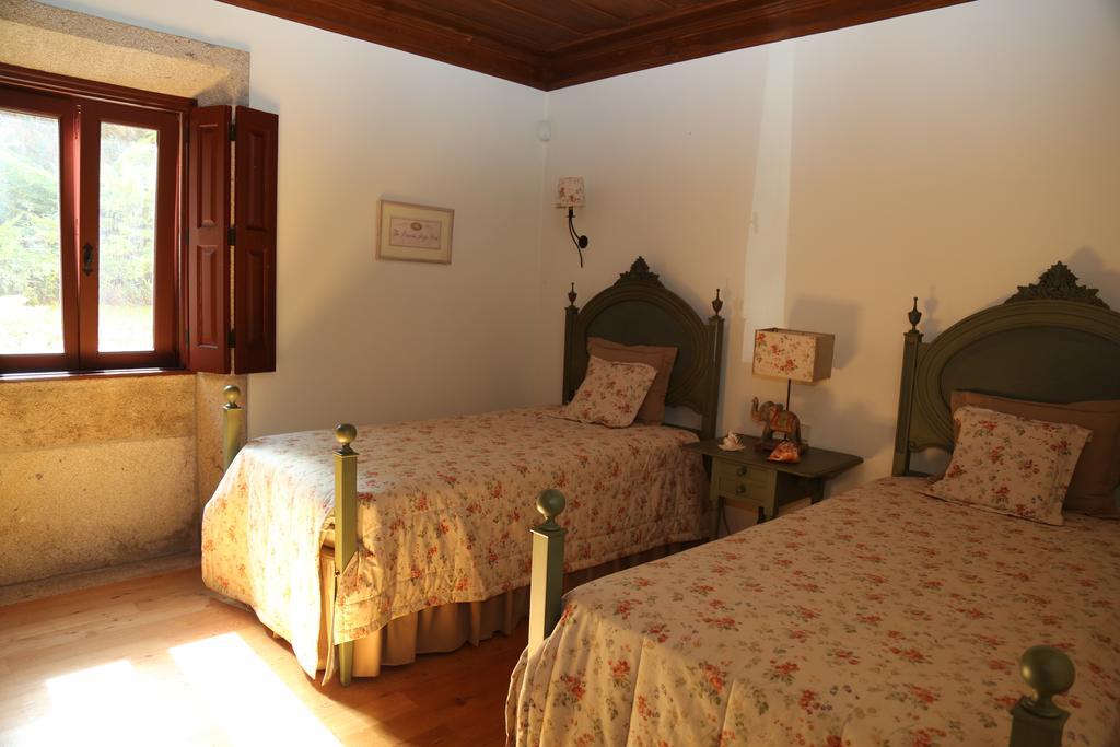 Quinta Dos Castanheiros Bed And Breakfast Понте-де-Ліма Номер фото